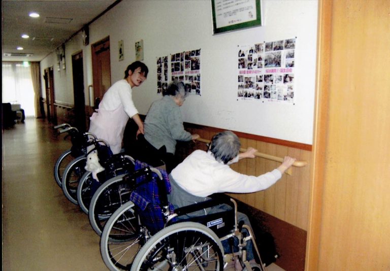 ゆっくり動かすストレッチ